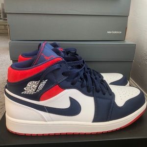 Gently Used Men’s Air Jordan 1 Mid SE Size 12